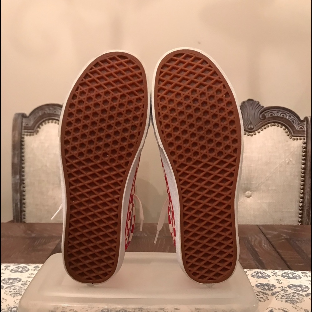 Vans red (checkered) new without the box only worn once - Picture 6 of 6